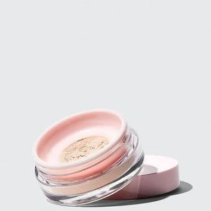Glossier Wowder - Weightless Finishing Powder, Shade G11/G12 - New In Box